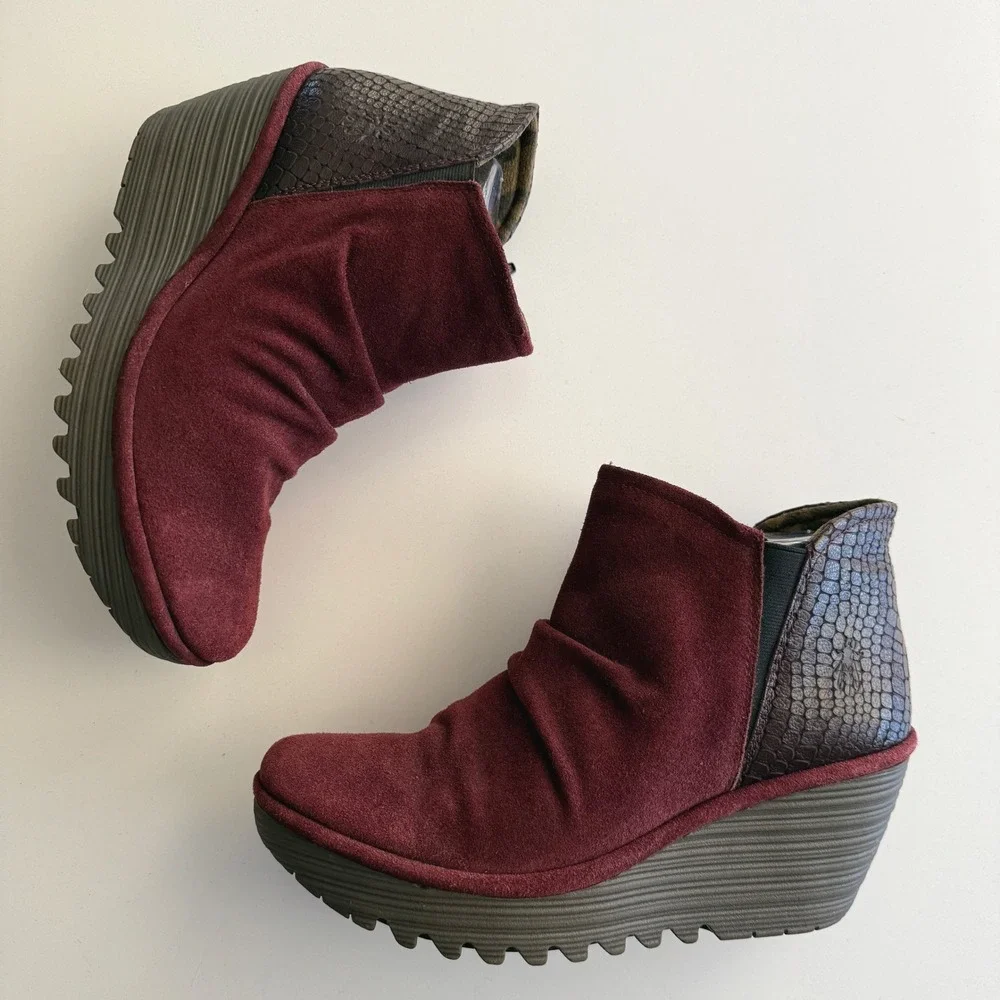 Fly London Yip Side Zip Wedge Faux Snakeskin Suede Wine Red Boots E 40 US 9 9.5